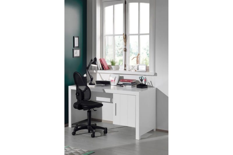 Sänky ja sälepohja Yöpöytä 2-ovinen vaatekaappi Kirjoituspöytä Kirjahylly Lipasto Erik - Huonekalut - Kalustesetit - Makuuhuoneen kalustesetit