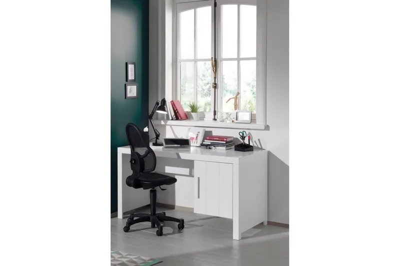 Sänky ja sälepohja Yöpöytä 3-ovinen vaatekaappi Kirjoituspöytä Lipasto Erik - Huonekalut - Kalustesetit - Makuuhuoneen kalustesetit