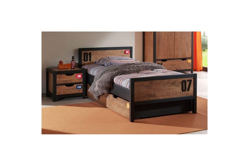 Sänky sälepohjalla, laatikolla ja yöpöydällä Alex - Huonekalut - Kalustesetit - Makuuhuoneen kalustesetit