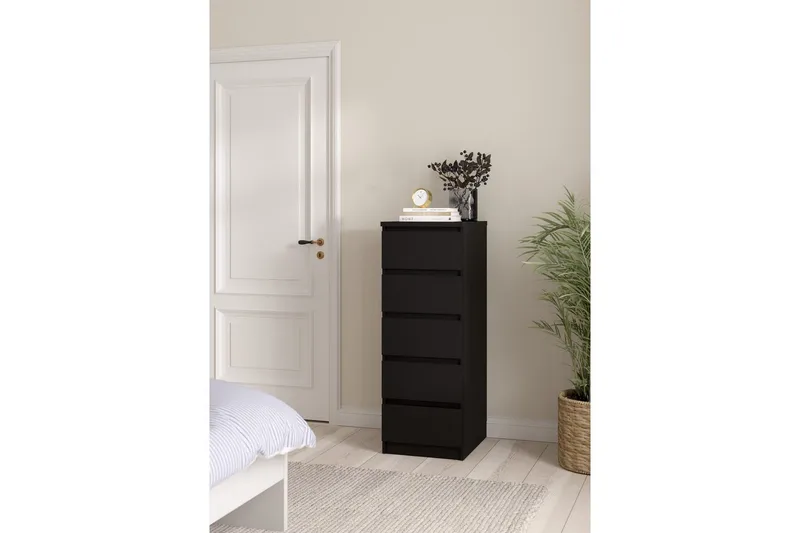 Salomns Lipasto 111,3 cm - Musta - Säilytys - Säilytyskalusteet - Lipasto