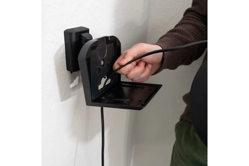 Seinäkiinnike Sanus Sonos Era 300:lle - Musta - Huonekalut - TV- & Mediakalusteet - Mediajalusta & seinäteline - Kaiutinjalusta