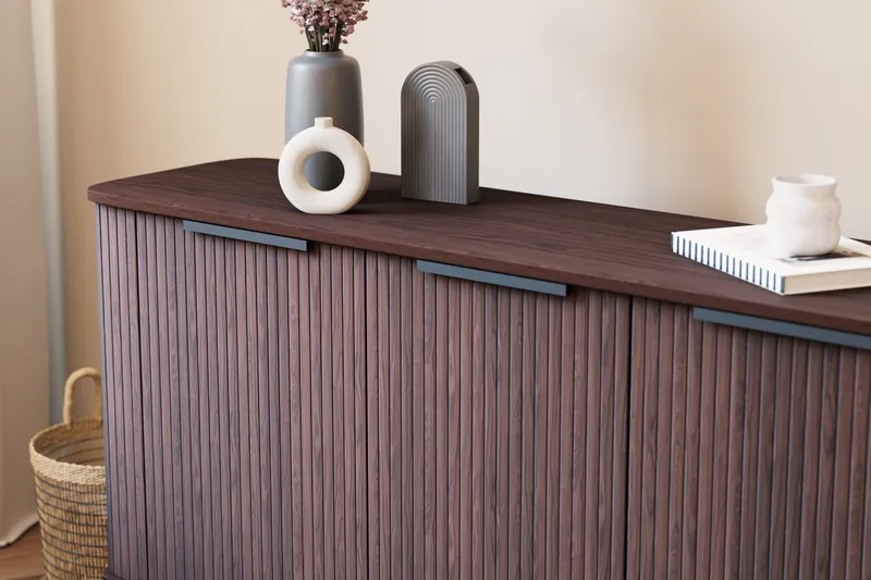 Kopparbo Senkki säilytystilalla rihlattu - Tummanruskea / Pähkinäpuu / Puu - Säilytys - Säilytyskalusteet - Senkki