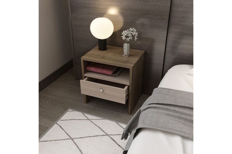 Berriaren Yöpöytä 45 cm - Pähkinä - Huonekalut - Pöytä & ruokailuryhmä - Apupöytä & sivupöytä - Yöpöytä