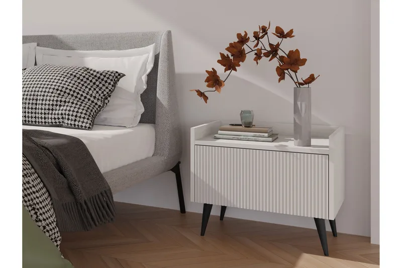 Chiku Yöpöytä 52 cm - Beige - Huonekalut - Pöytä & ruokailuryhmä - Apupöytä & sivupöytä - Yöpöytä