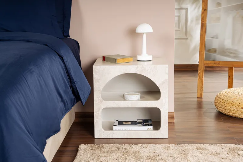 Dalim Yöpöytä 50 cm - Travertiini/Hiekkakivi - Huonekalut - Pöytä & ruokailuryhmä - Apupöytä & sivupöytä - Yöpöytä