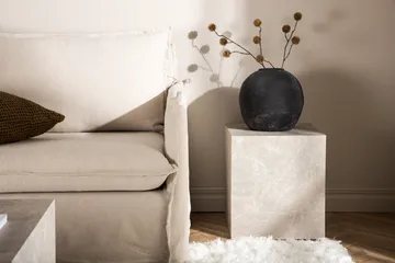 Travertin Sivupöytä York 40x40x45 cm - Beige - Huonekalut - Pöytä & ruokailuryhmä - Apupöytä & sivupöytä - Tarjotinpöytä & pikkupöytä