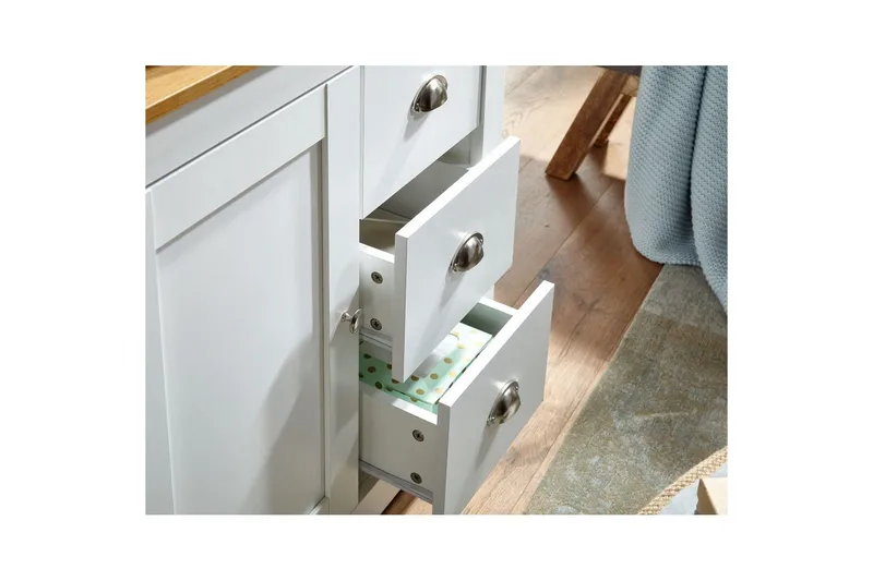 Lipasto Wohnling kolmella laatikolla, kahdella oven, kaksivärinen valkoinen tammi, maalaistalo - Säilytys - Säilytyskalusteet - Lipasto