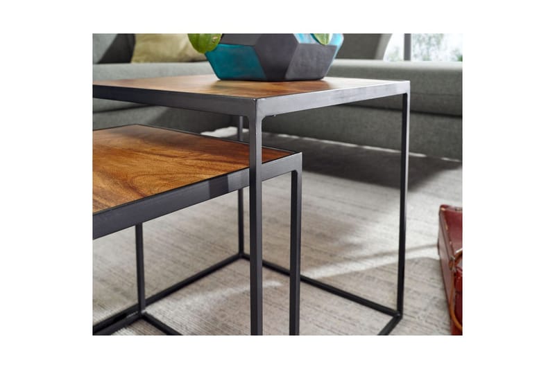 Sisaruspöytä Wohnling 2 kappaleen sarja, täyttä puuta, metallijalat, moderni - Huonekalut - Pöytä & ruokailuryhmä - Apupöytä & sivupöytä - Sarjapöytä