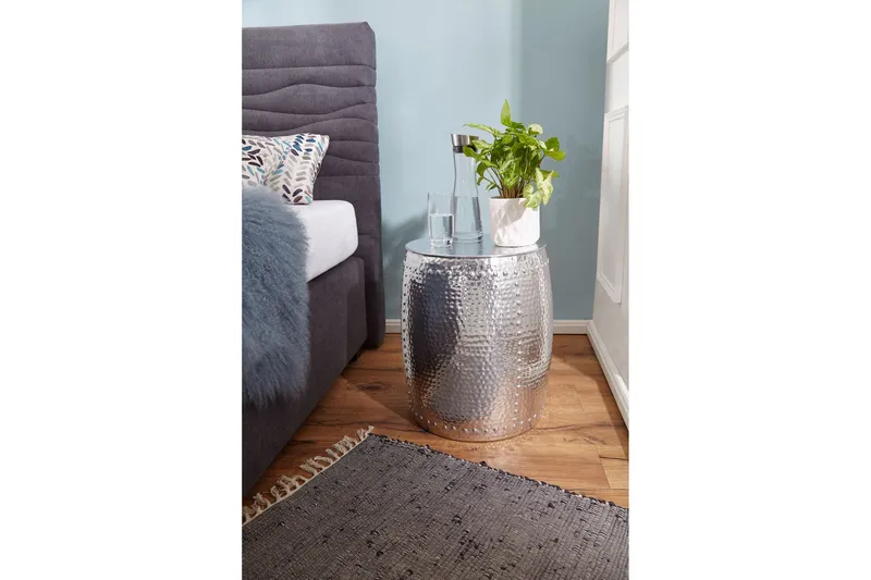 Sivupöytä Bradey 42 cm - Hopea - Huonekalut - Pöytä & ruokailuryhmä - Apupöytä & sivupöytä - Tarjotinpöytä & pikkupöytä