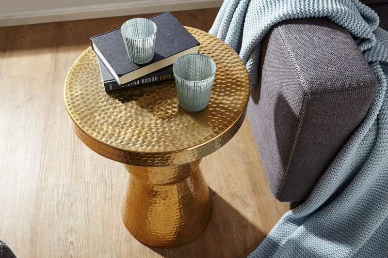 Sivupöytä Tschumperlin 43 cm - Kulta - Huonekalut - Pöytä & ruokailuryhmä - Apupöytä & sivupöytä - Tarjotinpöytä & pikkupöytä