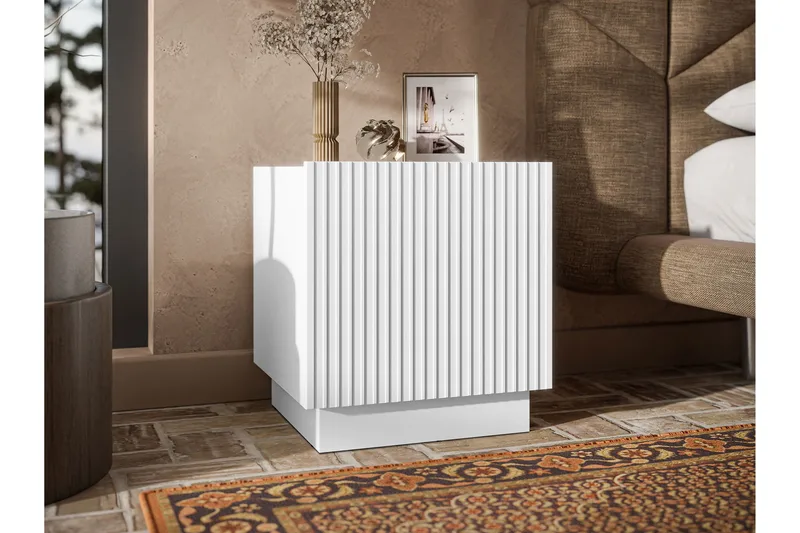 Torvalen Yöpöytä 45 cm - Valkoinen - Huonekalut - Pöytä & ruokailuryhmä - Apupöytä & sivupöytä - Yöpöytä