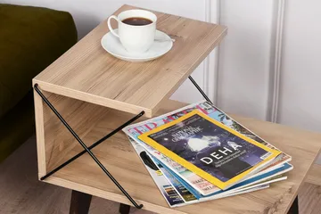 Kaysie Retro yöpöytä 50 cm puu- ja tammijäljitelmällä, säilytystilaa hyllyillä - Luonnonvärinen - Huonekalut - Pöytä & ruokailuryhmä - Apupöytä & sivupöytä - Yöpöytä