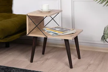 Kaysie Retro yöpöytä 50 cm puu- ja tammijäljitelmällä, säilytystilaa hyllyillä - Luonnonvärinen - Huonekalut - Pöytä & ruokailuryhmä - Apupöytä & sivupöytä - Yöpöytä