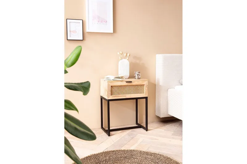 Yöpöytä Wohnling Kiinteä mangopuu, laatikko ja wieniläinen rottinkityö teollisessa ilmeessä - Huonekalut - Pöytä & ruokailuryhmä - Apupöytä & sivupöytä - Yöpöytä