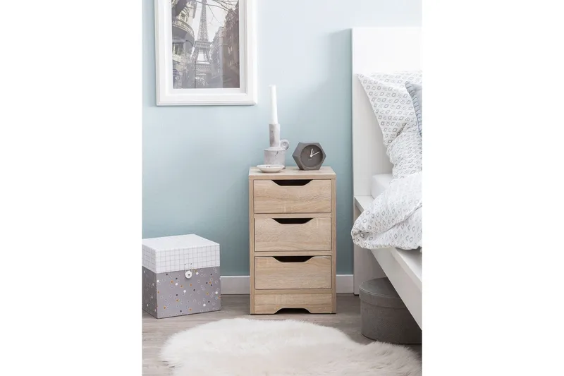 Yöpöytä Wohnling kolmella laatikolla, yksinkertainen ja moderni suunnittelu jenkkisänkyyn Sonoma - Sonoma - Huonekalut - Pöytä & ruokailuryhmä - Apupöytä & sivupöytä - Yöpöytä