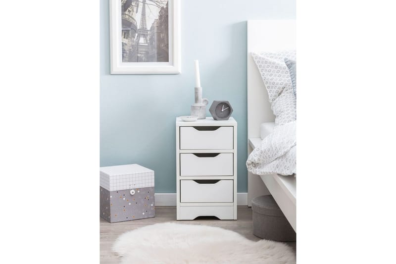 Yöpöytä Wohnling kolmella laatikolla, yksinkertainen ja moderni suunnittelu jenkkisänkyyn Valkoinen - Valkoinen - Huonekalut - Pöytä & ruokailuryhmä - Apupöytä & sivupöytä - Yöpöytä