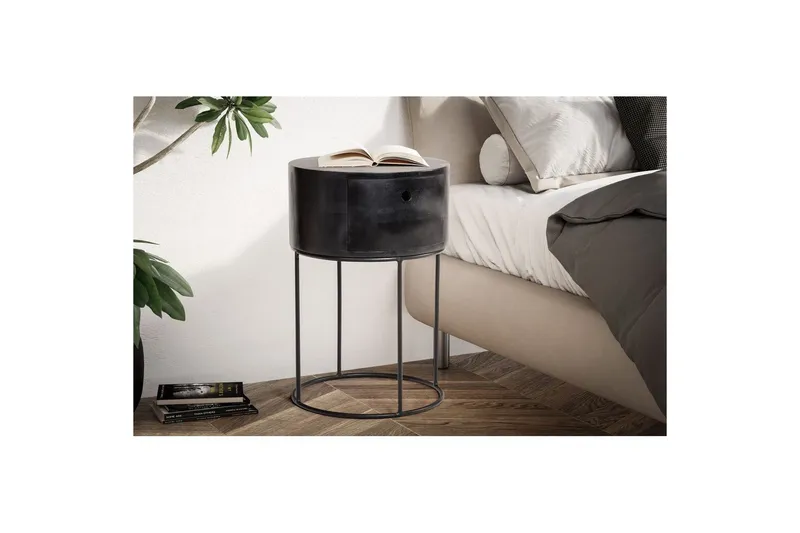Yöpöytä Wohnling py öreä, massiivipuuta laatikolla moderniin tyyliin Musta - Musta - Huonekalut - Pöytä & ruokailuryhmä - Apupöytä & sivupöytä - Yöpöytä