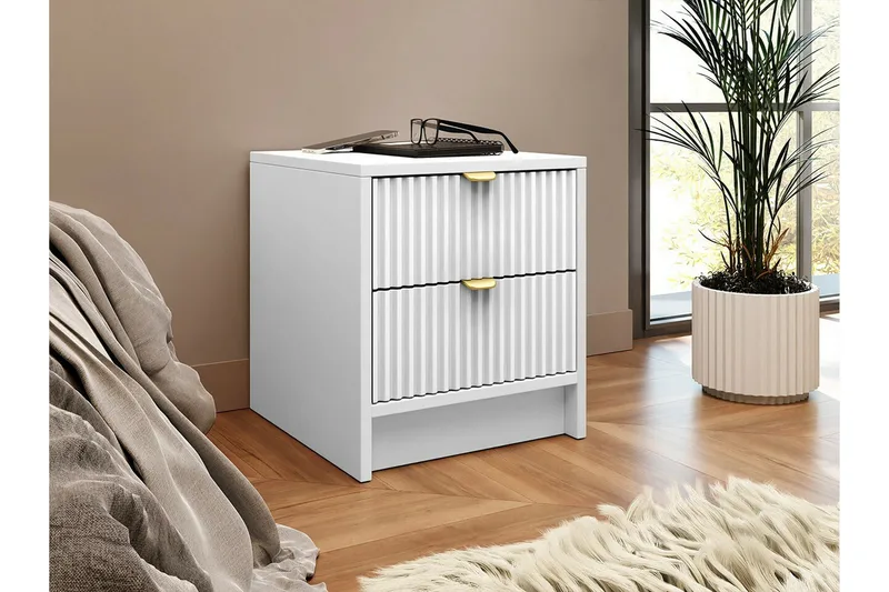 Yöpöytä Novaj 35 cm - Valkoinen - Huonekalut - Pöytä & ruokailuryhmä - Apupöytä & sivupöytä - Yöpöytä