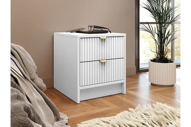 Yöpöytä Novaj 35 cm - Valkoinen - Huonekalut - Pöytä & ruokailuryhmä - Apupöytä & sivupöytä - Yöpöytä