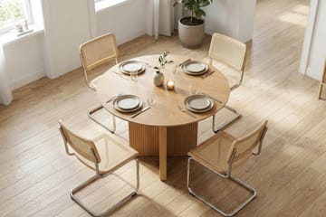 Edda-ruokailuryhmä pyöreä 110 cm tammi 4 Build-ruokapöydän tuolilla - Tammi - Huonekalut - Pöytä & ruokailuryhmä - Ruokailuryhmä