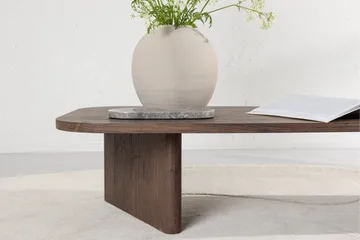 Grönvik, soikea sohvapöytä 130 × 65 cm - Tummanruskea/pähkinäpuu/puu - Huonekalut - Pöytä & ruokailuryhmä - Sohvapöytä