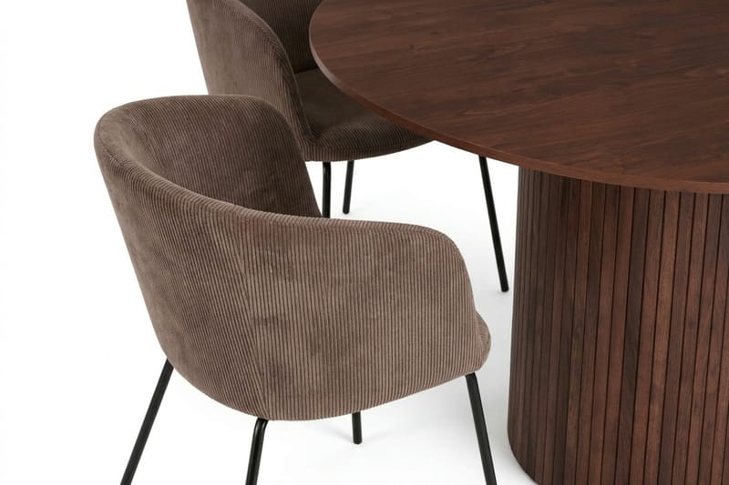 Kopparbo-ruokailuryhmä, pyöreä 110 cm, pähkinä, 4 Berit-ruokatuolilla - Pähkinä - Huonekalut - Pöytä & ruokailuryhmä - Ruokailuryhmä