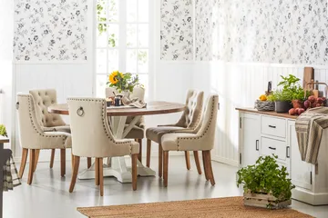 Lyon-ruokailuryhmä, pyöreä Ø150 cm, 6 Viktoria-tuolia - Vintage-luonnonvärinen / Valkoinen / Beige - Huonekalut - Pöytä & ruokailuryhmä - Ruokailuryhmä