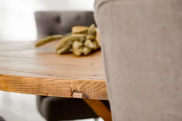 Lyon pyöreä ruokailuryhmä Ø150 cm ja 6 Viktoria-tuolia - Vintage-jalava/Harmaa/Valkoinen - Huonekalut - Pöytä & ruokailuryhmä - Ruokailuryhmä