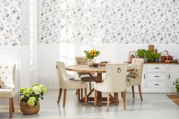 Lyon pyöreä ruokailuryhmä Ø150 cm ja 4 Viktoria-tuolia - Vintage-jalava / Beige - Huonekalut - Pöytä & ruokailuryhmä - Ruokailuryhmä