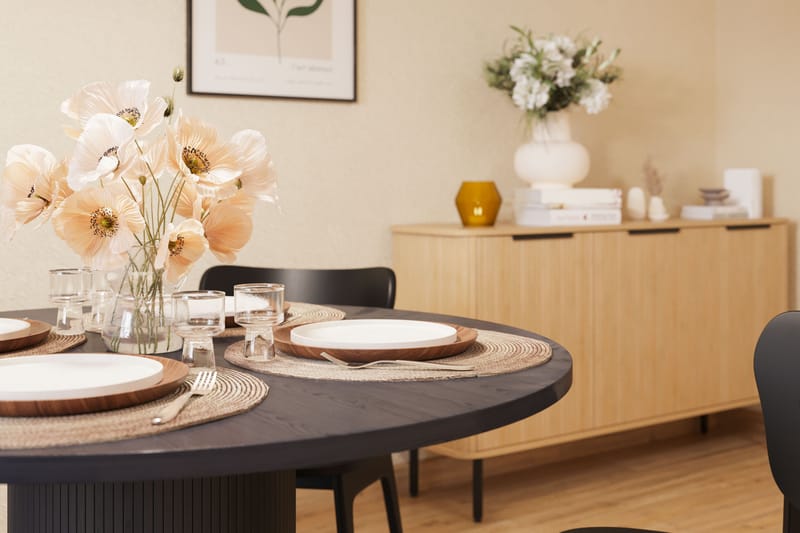 Noira Ruokapöytä 120 cm Tammi Pyöreä 4 Jerup Ruokatuolia - Huonekalut - Pöytä & ruokailuryhmä - Ruokailuryhmä