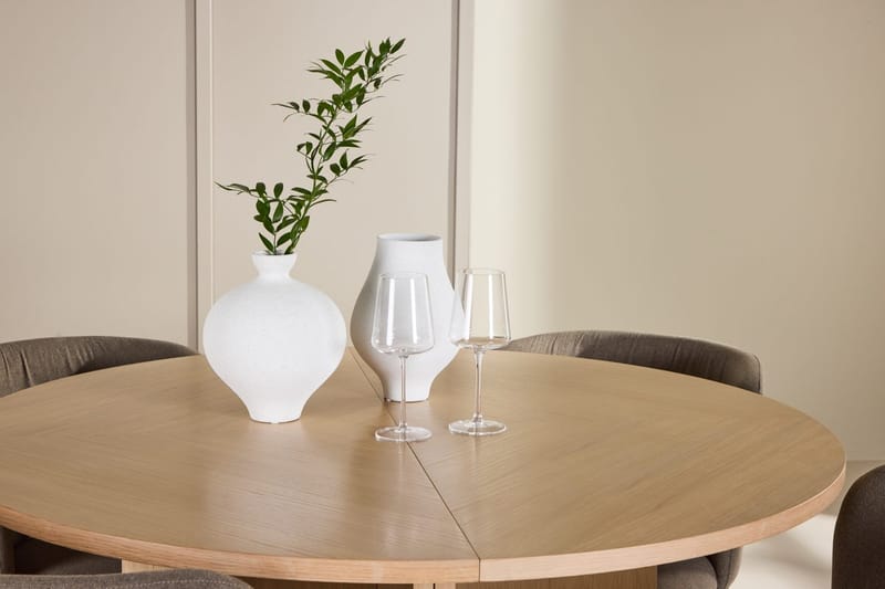 Oval matgrupp Venture Home Brun Vitputsad 4st - Huonekalut - Pöytä & ruokailuryhmä - Ruokailuryhmä