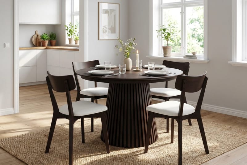Peyra-ruokailuryhmä, jatkettava pyöreä 120–220 cm, savutammi, 4 Amelia-ruokatuolia pehmusteella - Savutammi/Beige - Huonekalut - Pöytä & ruokailuryhmä - Ruokailuryhmä