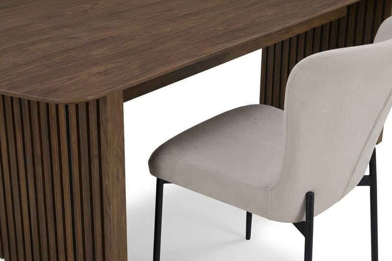 Richeto-ruokailuryhmä savustettu tammi 180 cm, 4 Elsie-ruokatuolia - Savustettu tammi/beige - Huonekalut - Pöytä & ruokailuryhmä - Ruokailuryhmä