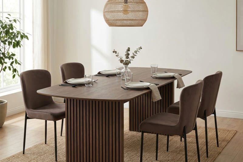 Richeto-ruokailuryhmä savustettu tammi 180 cm, 4 Elsie-ruokatuolia - Savustettu tammi/ruskea - Huonekalut - Pöytä & ruokailuryhmä - Ruokailuryhmä