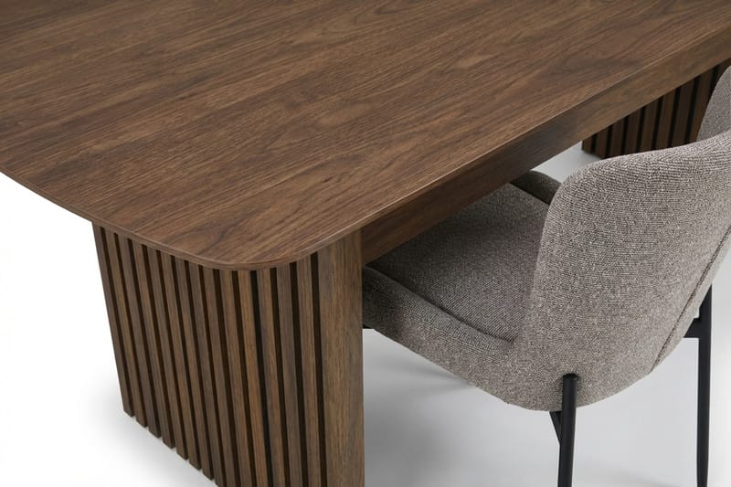 Richeto-ruokailuryhmä savustettu tammi 180 cm, 4 Elsie-ruokatuolia - Savustettu tammi/vaaleanharmaa - Huonekalut - Pöytä & ruokailuryhmä - Ruokailuryhmä