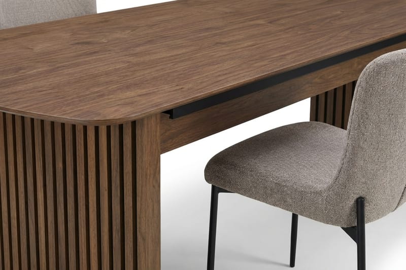 Richeto-ruokailuryhmä savustettu tammi 240 cm, 6 Elsie-ruokatuolia - Savustettu tammi/vaaleanharmaa - Huonekalut - Pöytä & ruokailuryhmä - Ruokailuryhmä