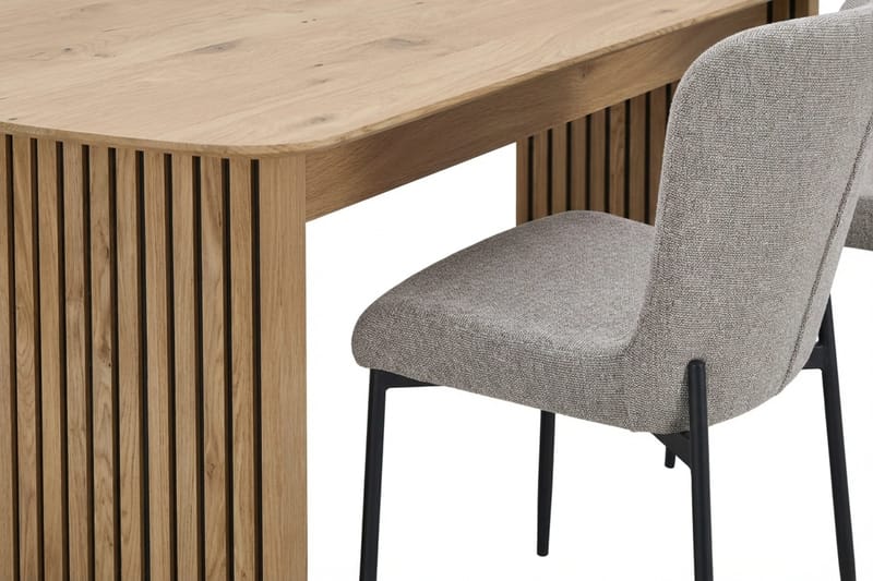 Richeto Ruokailuryhmä Tammi 180 cm ja 6 Elsie Ruokatuolia - Tammi/Vaaleanharmaa - Huonekalut - Pöytä & ruokailuryhmä - Ruokailuryhmä