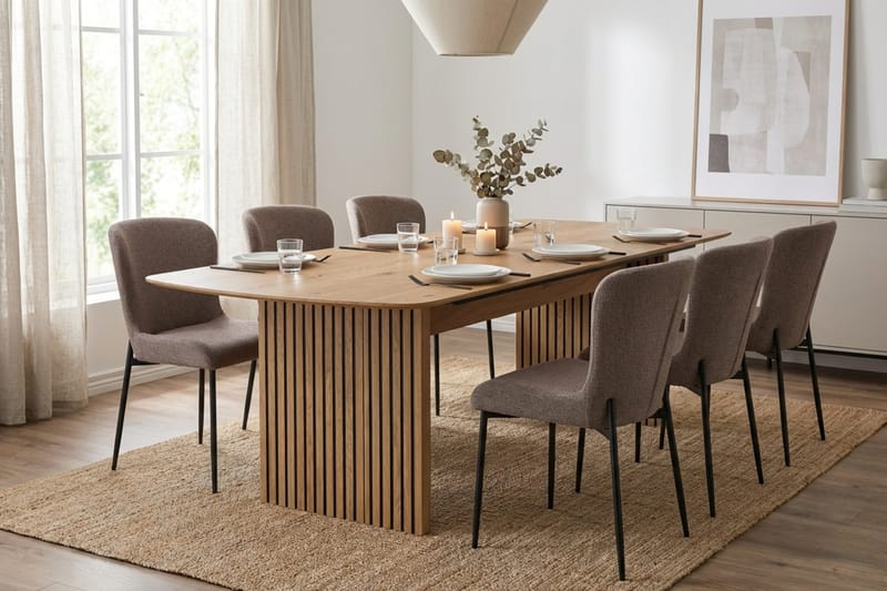 Richeto Ruokailuryhmä Tammi 240 cm ja 6 Elsie Ruokatuolia - Tammi/Harmaa - Huonekalut - Pöytä & ruokailuryhmä - Ruokailuryhmä