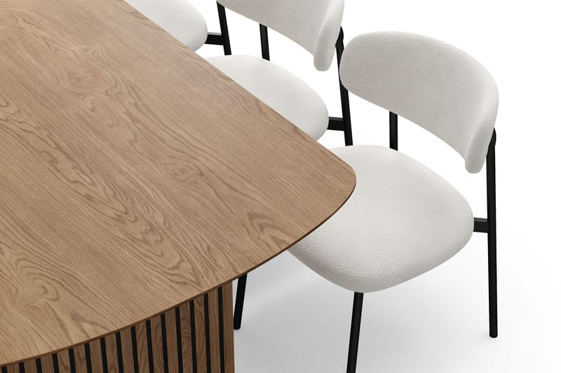 Richeto Ruokapöytä 210 cm 6 Lucy Ruokatuolilla - Luonnollinen viimeistely / Valkoinen Bouclé / Metallijalat Musta - Huonekalut - Pöytä & ruokailuryhmä - Ruokailuryhmä