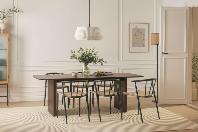 Richeto-ruokapöytä 240 cm ja 6 Winston-ruokatuolia - Savustettu tammi / Beige / Metallijalat musta - Huonekalut - Pöytä & ruokailuryhmä - Ruokailuryhmä