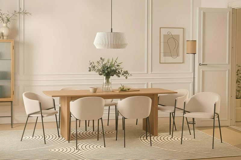 Richeto-ruokapöytä 240 cm ja 8 Filip-ruokatuolia - Luonnonpuuviimeistely / valkoinen bouclé - Huonekalut - Pöytä & ruokailuryhmä - Ruokailuryhmä