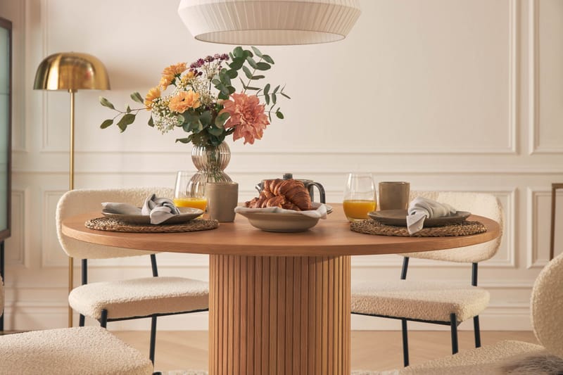 Noira Ruokapöytä 120 cm Pähkinä Pyöreä 4 Gemmiano Ruokatuolia - Ruskea - Huonekalut - Pöytä & ruokailuryhmä - Ruokailuryhmä