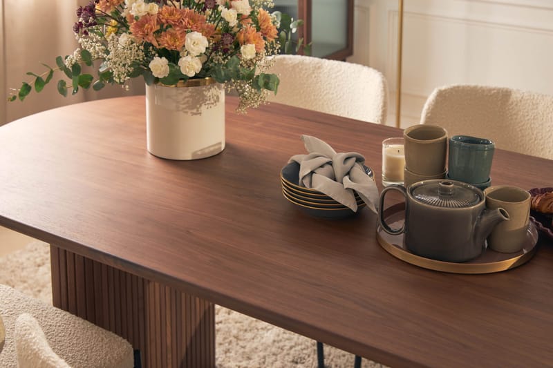 Noira Soikea Ruokapöytä 220 cm Pähkinä 6 Gemmiano Ruokatuolia - Ruskea/Pähkinä - Huonekalut - Pöytä & ruokailuryhmä - Ruokailuryhmä