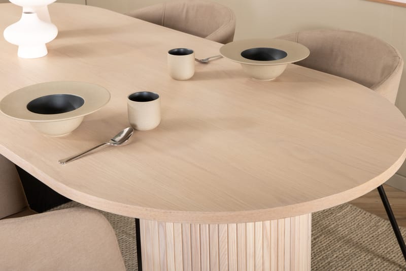 Ruokailuryhmä Cinaba 200 cm Soikea sis. 4 Beraid tuolia - Beige / Musta - Huonekalut - Pöytä & ruokailuryhmä - Ruokailuryhmä