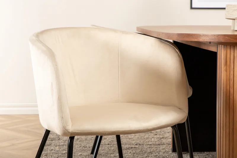 Ruokailuryhmä Cinaba 200 cm Soikea sis 4 Beraid tuolia - Pähkinänruskea/Beige/Musta - Huonekalut - Pöytä & ruokailuryhmä - Ruokailuryhmä