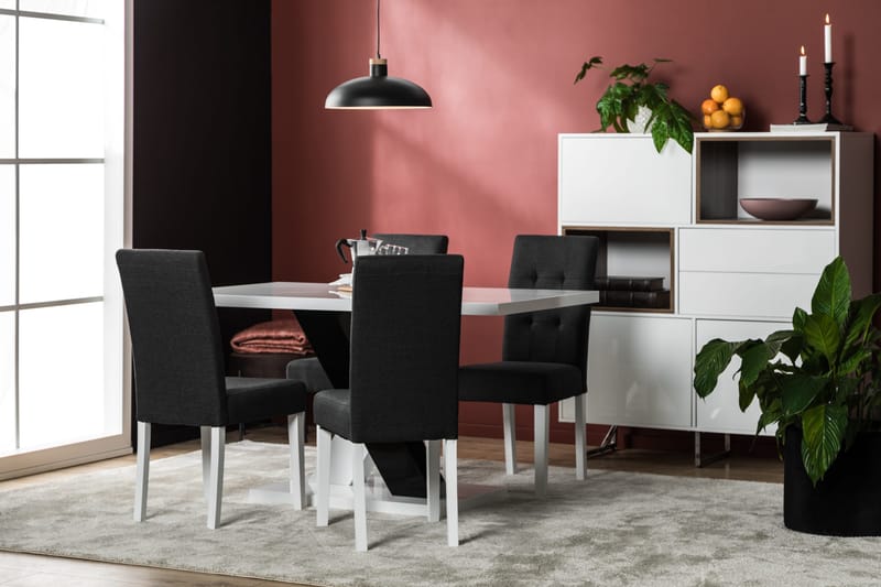 Ruokailuryhmä Mendoza 140 cm 4 Leo tuolia - Valkoinen/Musta/Musta PU - Huonekalut - Pöytä & ruokailuryhmä - Ruokailuryhmä