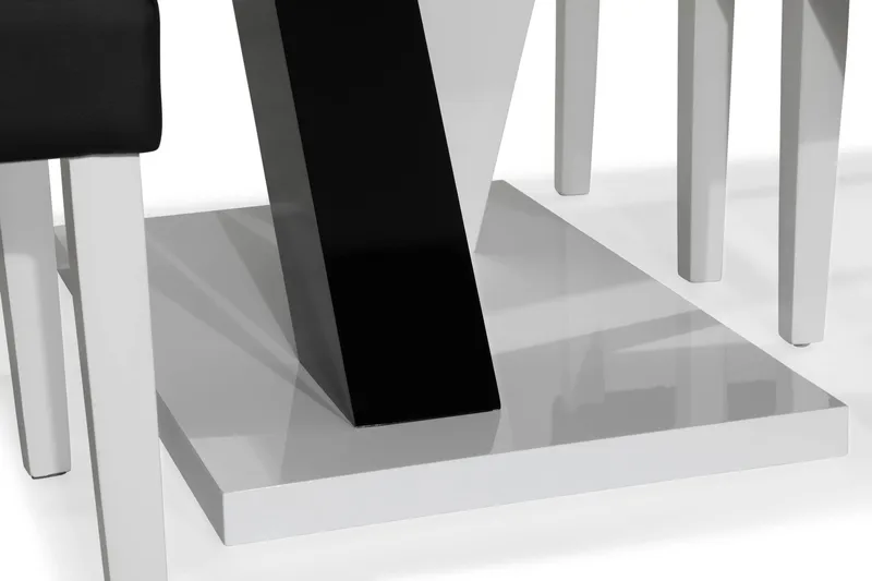 Ruokailuryhmä Mendoza 140 cm 4 Leo tuolia - Valkoinen/Musta/Musta PU - Huonekalut - Pöytä & ruokailuryhmä - Ruokailuryhmä