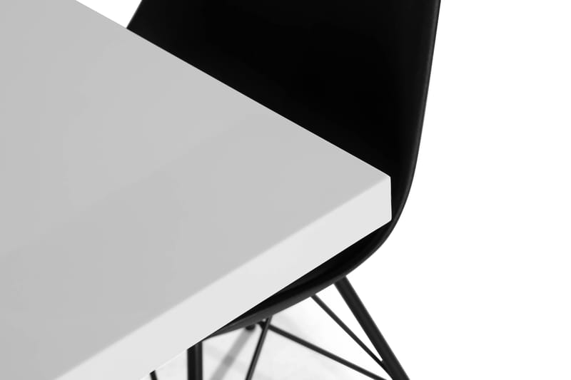 Ruokailuryhmä Mendoza 140 cm 4 Scale tuolia - Valkoinen/Musta/Musta PU - Huonekalut - Pöytä & ruokailuryhmä - Ruokailuryhmä