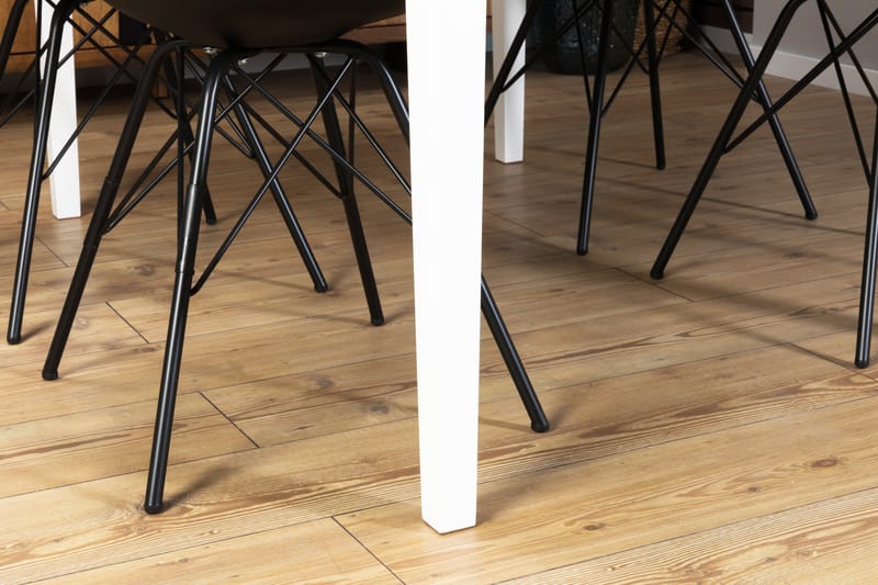 Ruokailuryhmä Montague 140 cm 4 Scale tuolia - Betoni/Valk/Musta PU/Musta - Huonekalut - Pöytä & ruokailuryhmä - Ruokailuryhmä
