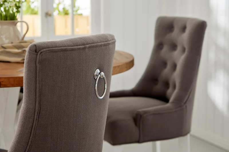 Ruokailuryhmä Yorkshire 120 cm Pyöreä 4 Ophelia tuolia - Puu/Valkoinen/Harmaa - Huonekalut - Pöytä & ruokailuryhmä - Ruokailuryhmä